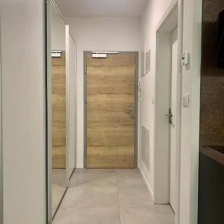 Point Zero Apartment *