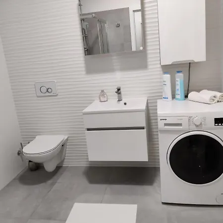 Point Zero Apartment *